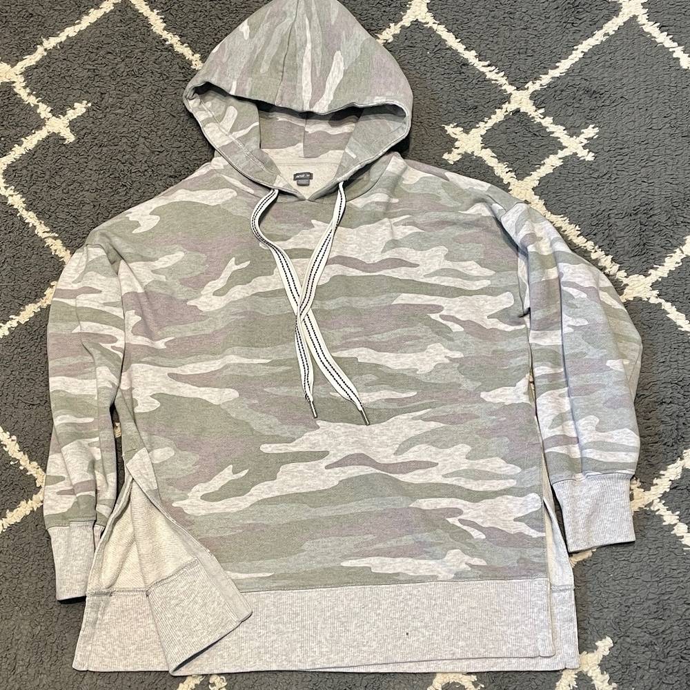 Aerie Camo Hoodie - Side Slits - Size SP
